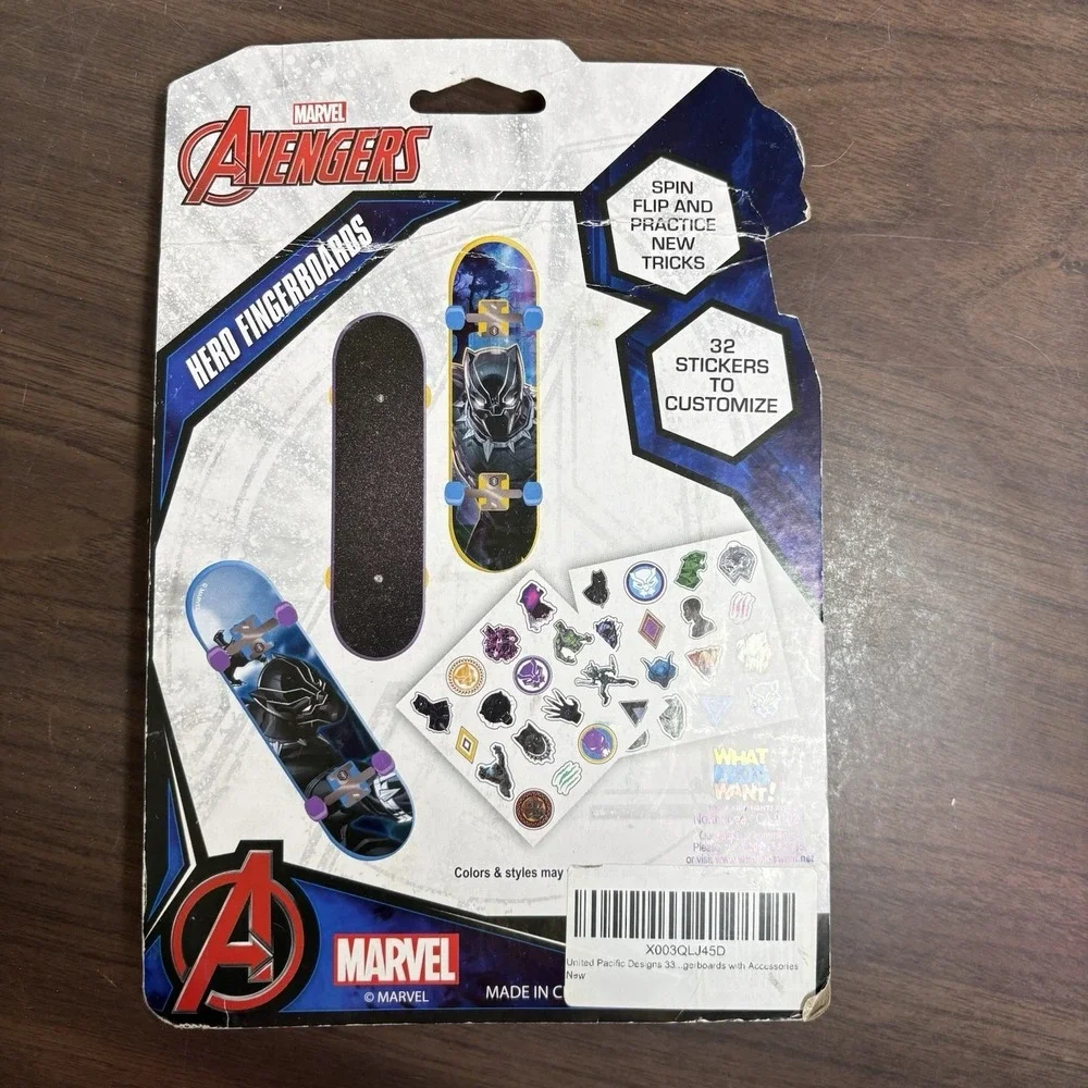 Marvel Avengers Hero Fingerboard 3 Pack & Stickers Super‎ Hero Black Panther